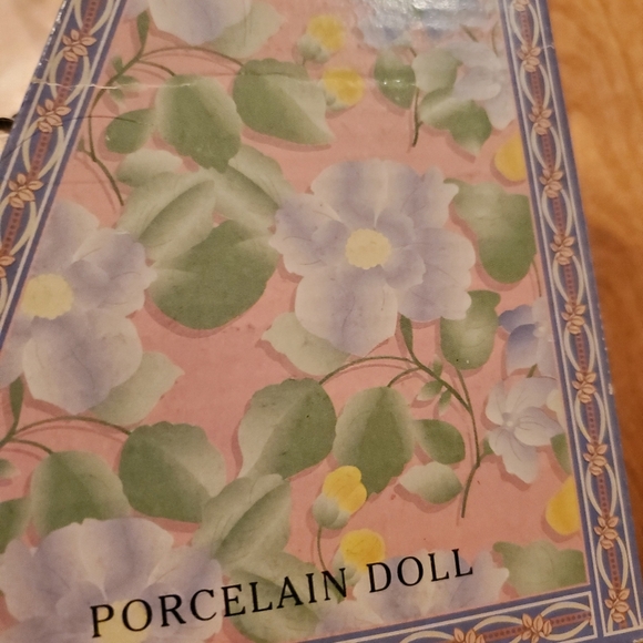 6" Native American/Indian Princess Porcelain Doll, Cathay Collection NIB W Cert - Picture 4 of 7